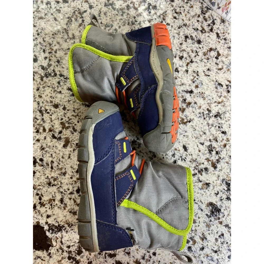 KEEN Winter Boots Kids Size 7 Grey Navy Blue Excellent Snow Hiking Shoes